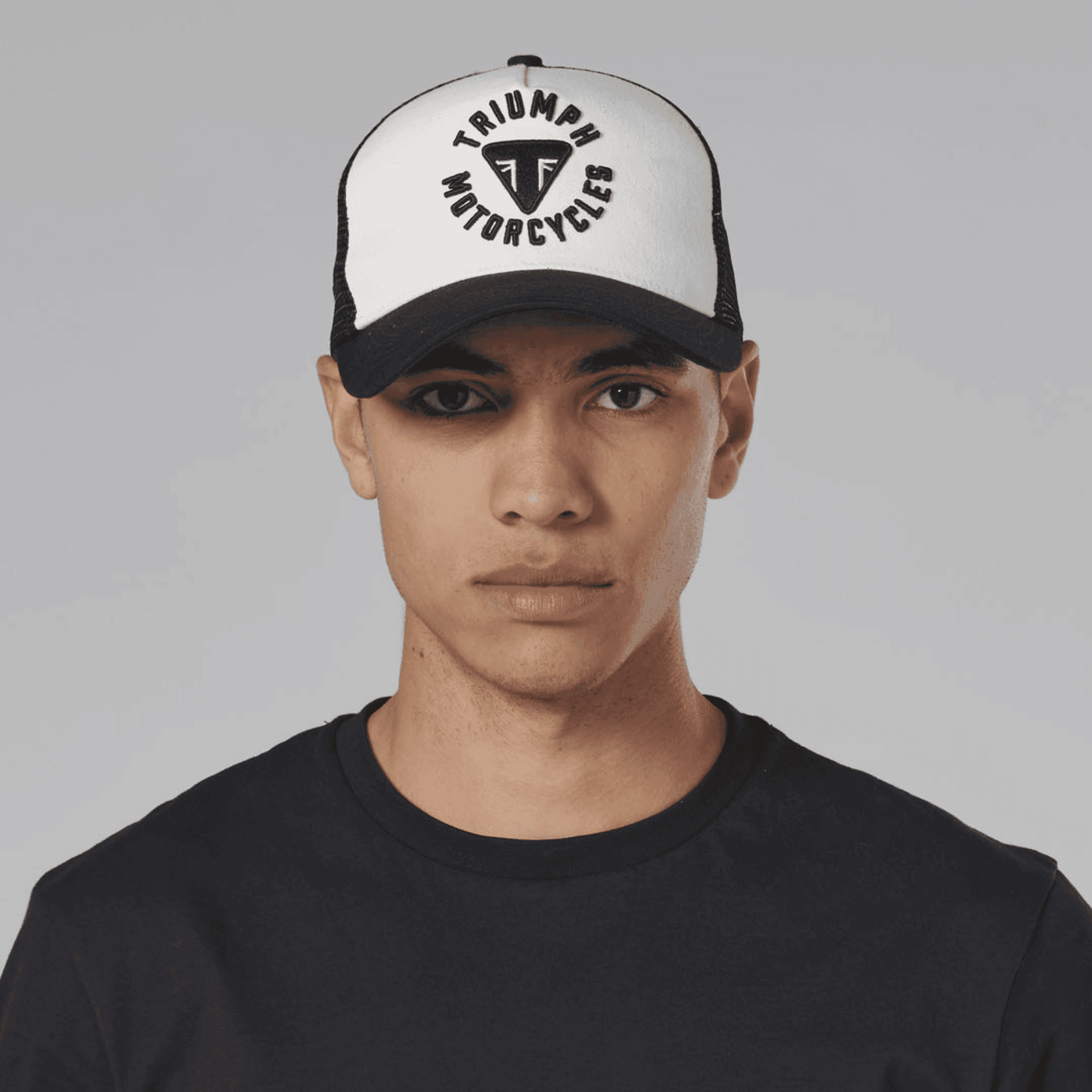 Gorra Blanco / Negro Malla Logo Taylor Triumph Original