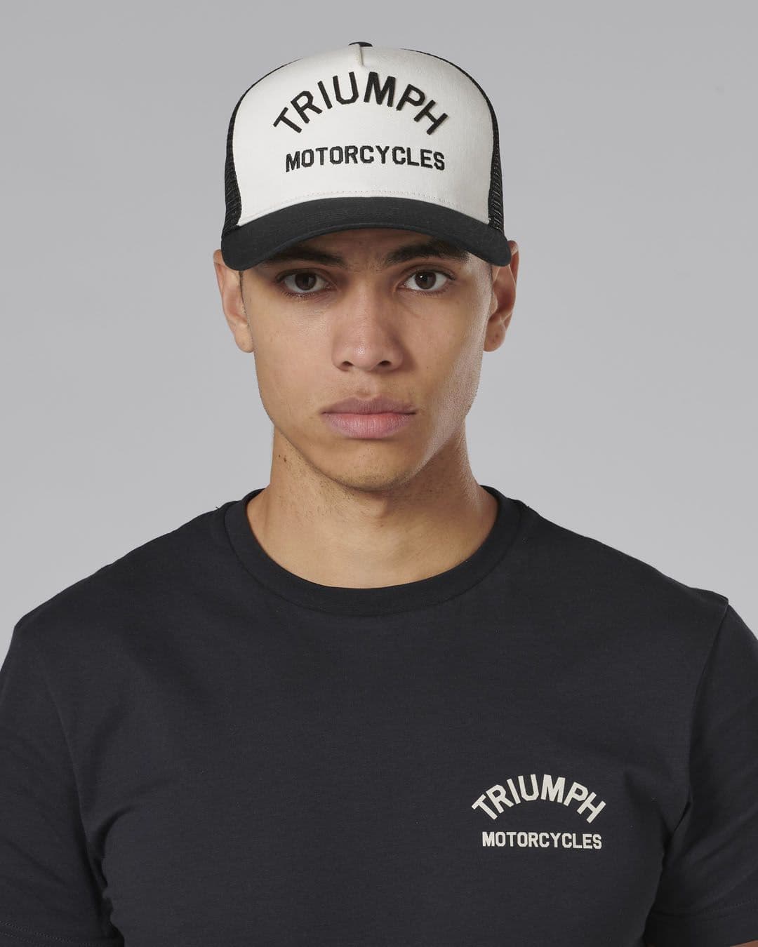 Gorra Coast Hueso/negro Triumph