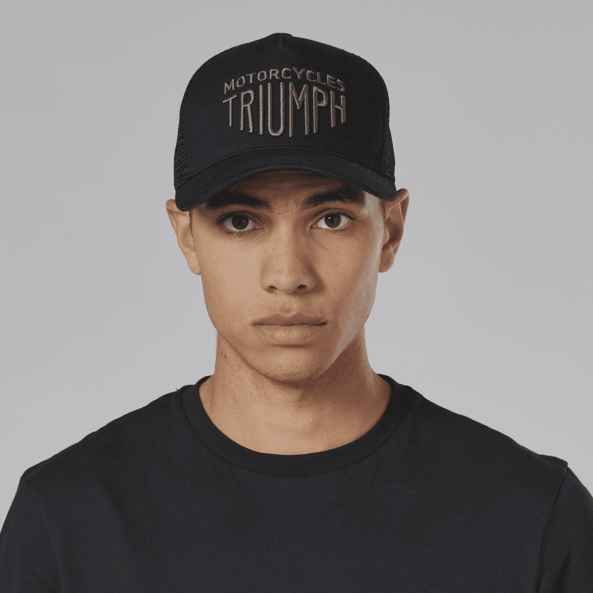 Gorra Negra Ajustable Ellis Logo Relieve Triumph Original